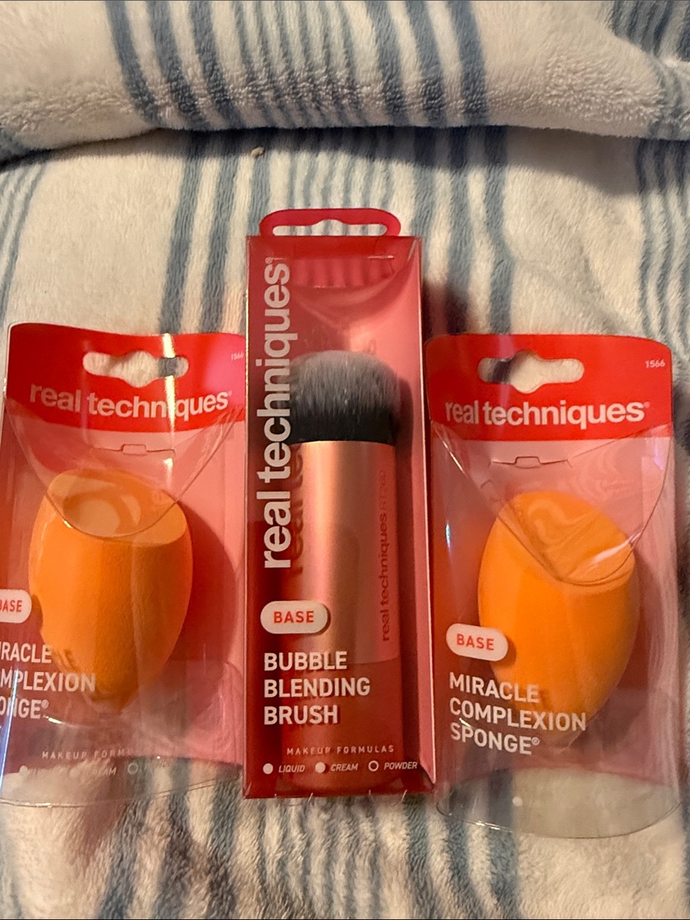 Real Techniques Orange Sponges and Bubble Blending Brush Set